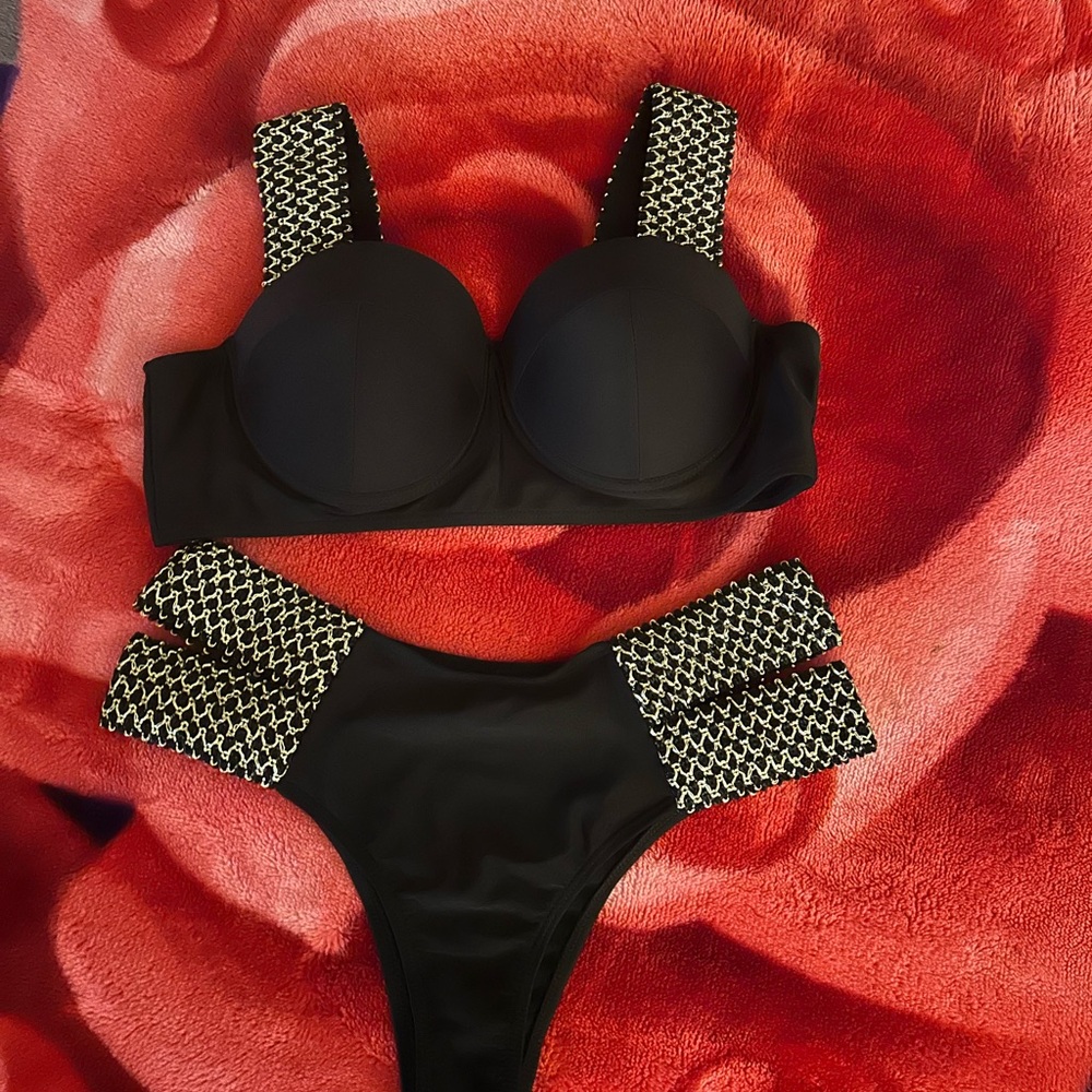 Black and White Women's Swimwear Set